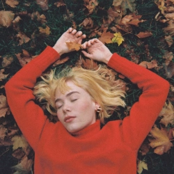 Обкладинка треку: we fell in love in october Обкладинка: we fell in love in october