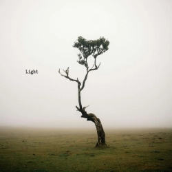 Обкладинка треку: Light Обкладинка: Light